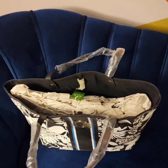 C Wonder black and White floral large tote - Picture 3 of 6